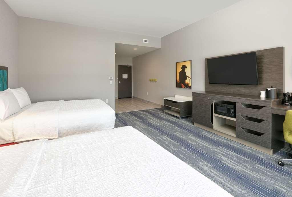 Hampton Inn & Suites 达尔哈特 客房 照片